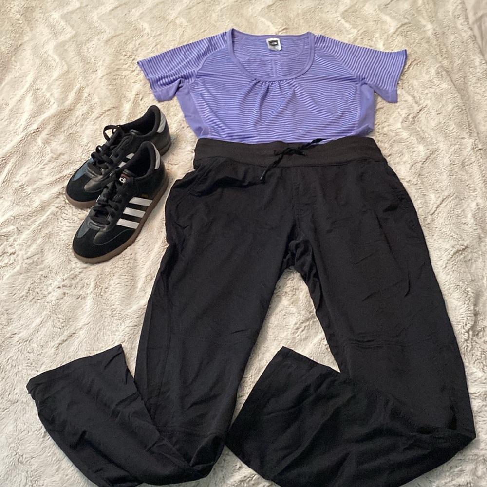 The North Face athletic two piece bundle in excellent preowned condition size M